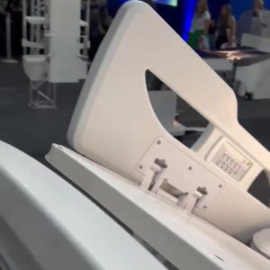Vídeo da cama hospitalar elétrica Med Light mostrando as laterais e o encosto
