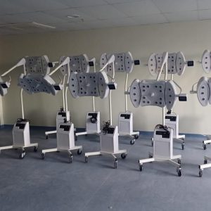 Focos auxiliares móveis Med Light prontos para a entrega